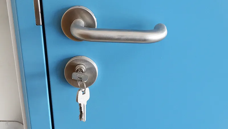 lab door handle lock