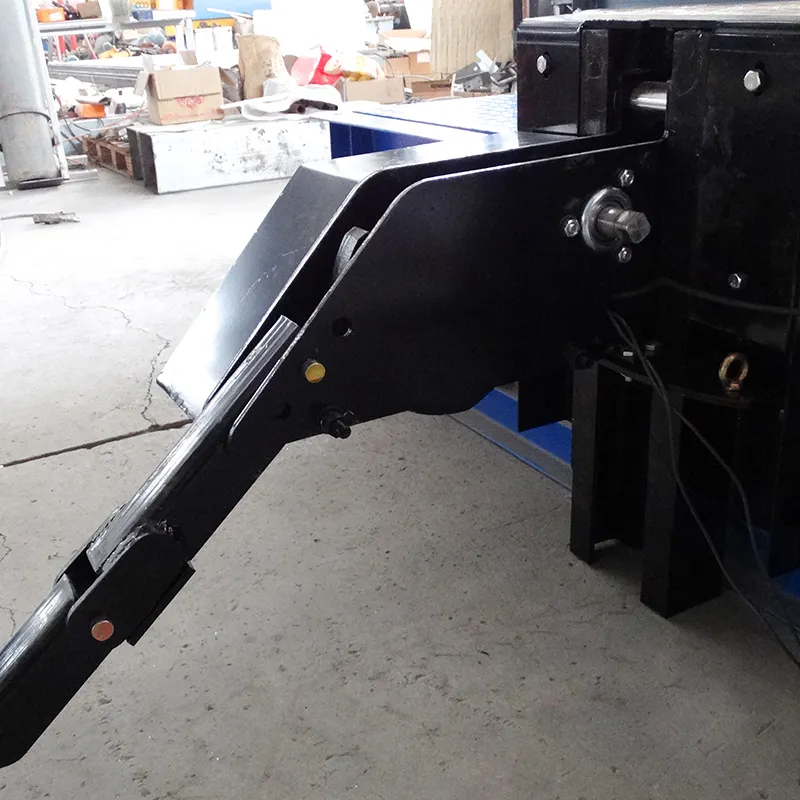 Rotating Hook Truck Restraint